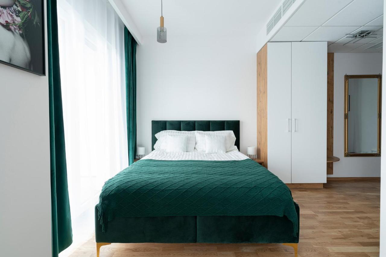Apartamenty Wola Tower Warschau Exterior foto
