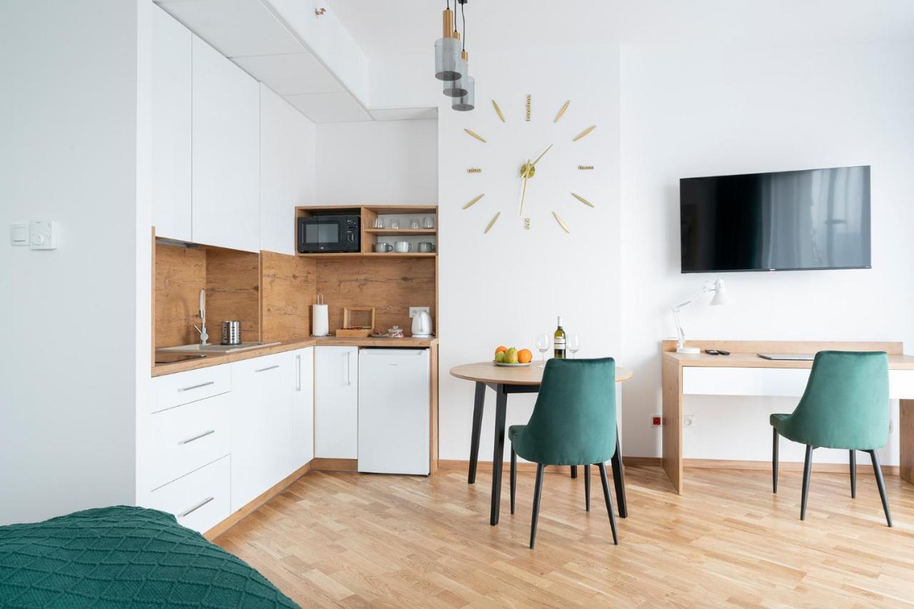Apartamenty Wola Tower Warschau Exterior foto