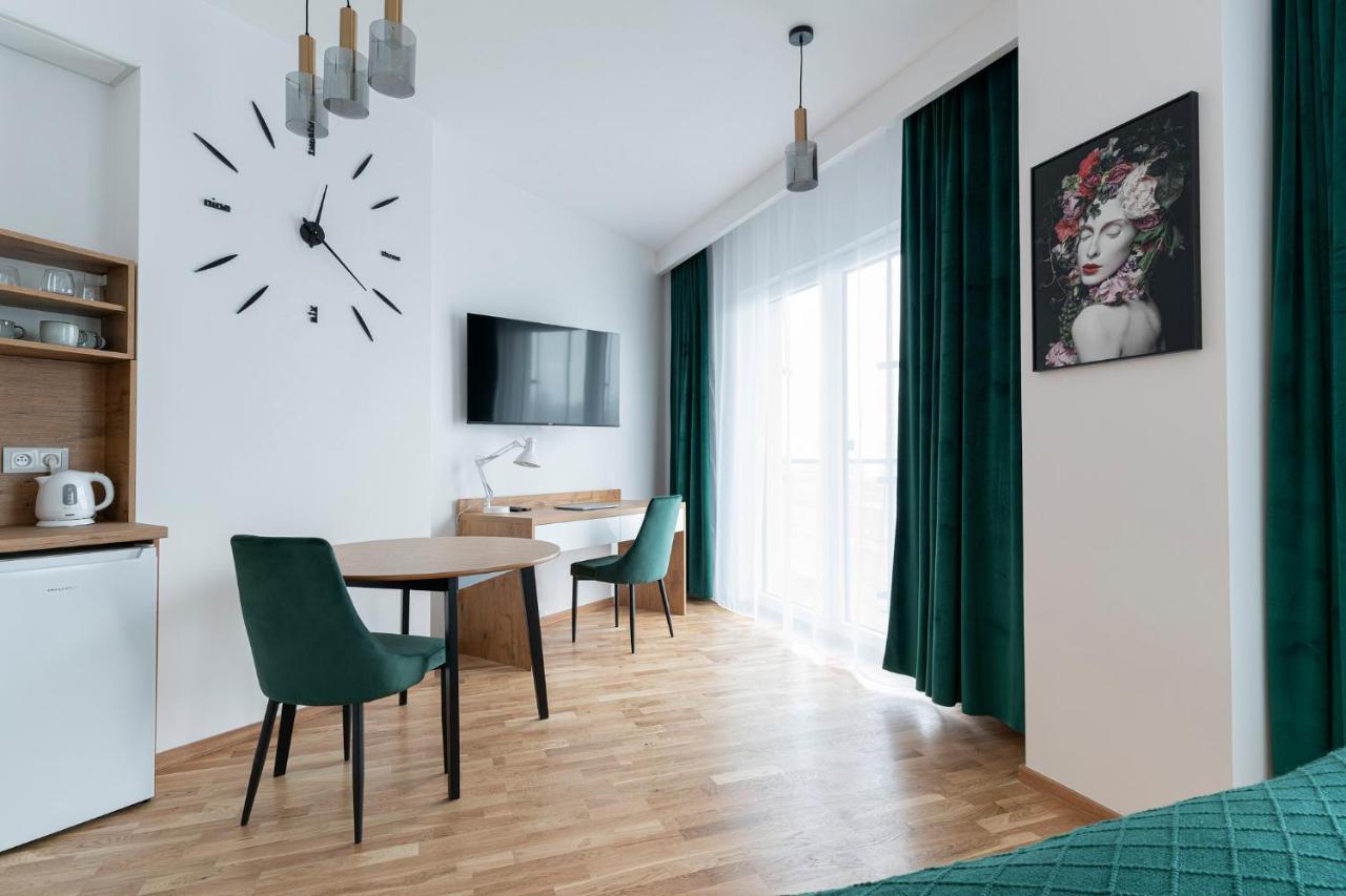 Apartamenty Wola Tower Warschau Exterior foto