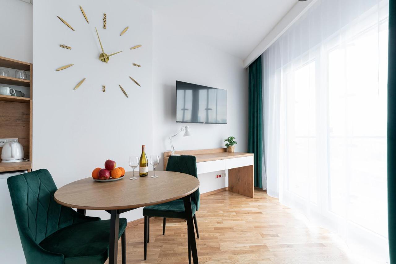 Apartamenty Wola Tower Warschau Exterior foto