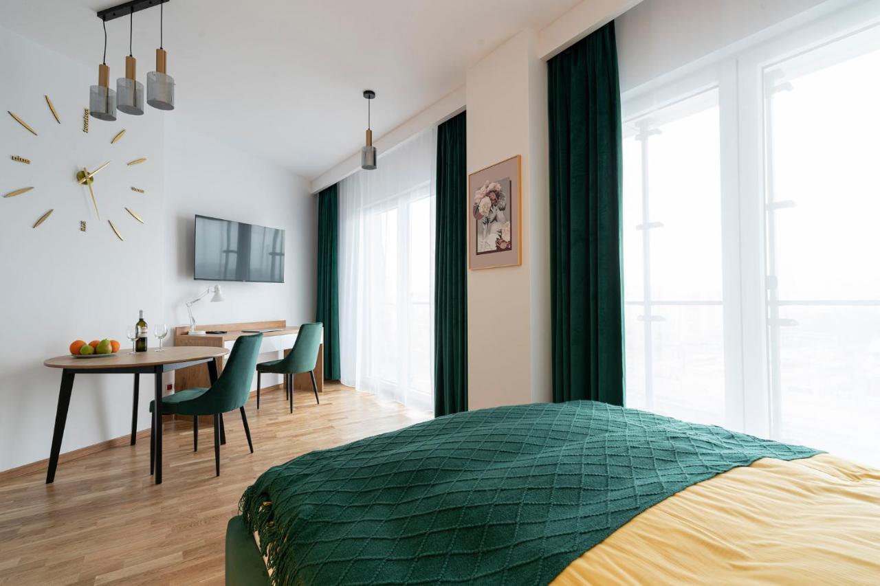 Apartamenty Wola Tower Warschau Exterior foto