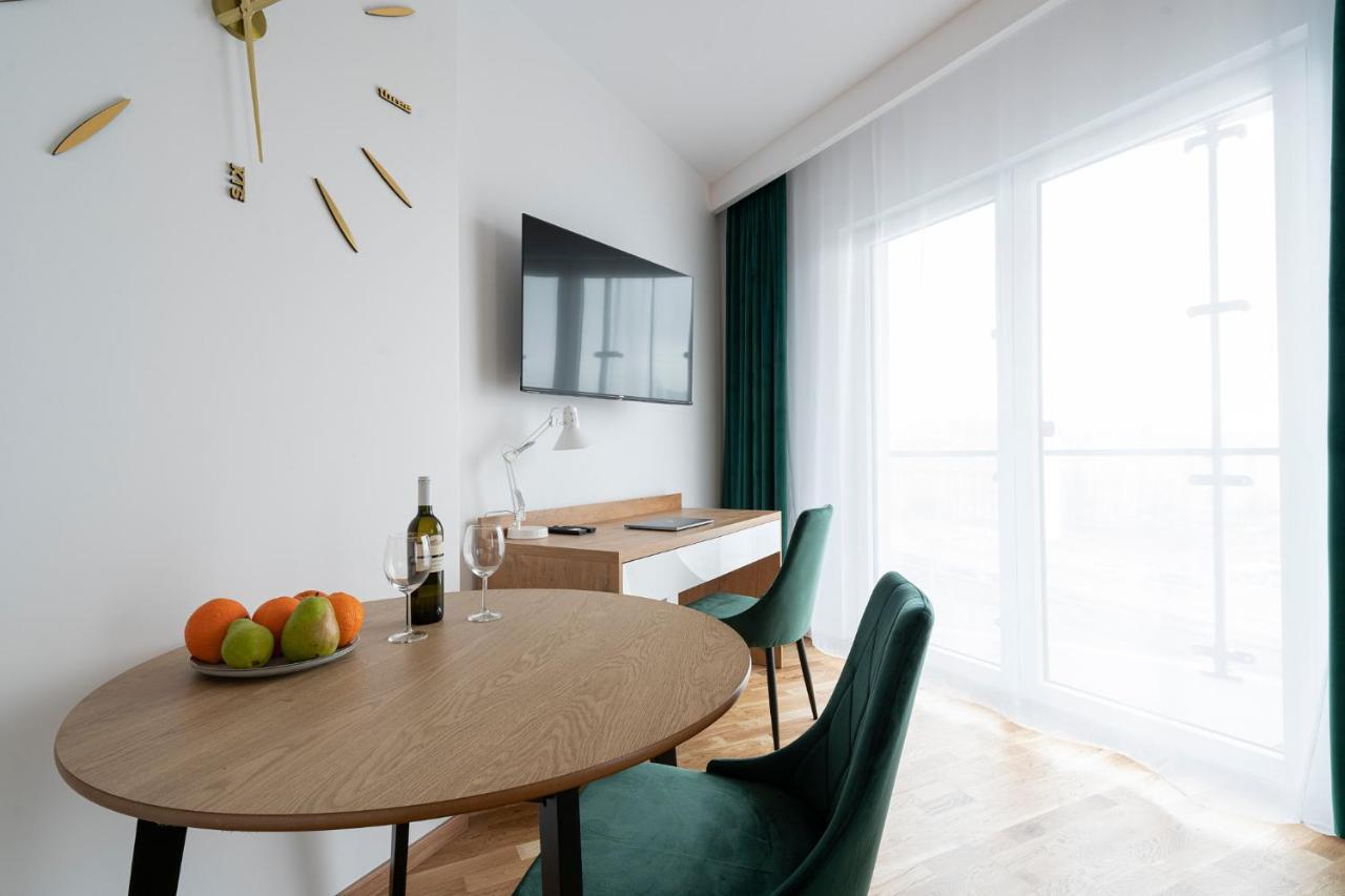 Apartamenty Wola Tower Warschau Exterior foto
