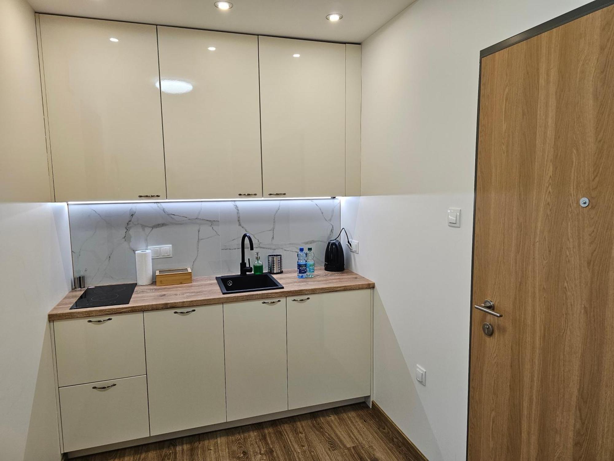 Apartamenty Wola Tower Warschau Exterior foto