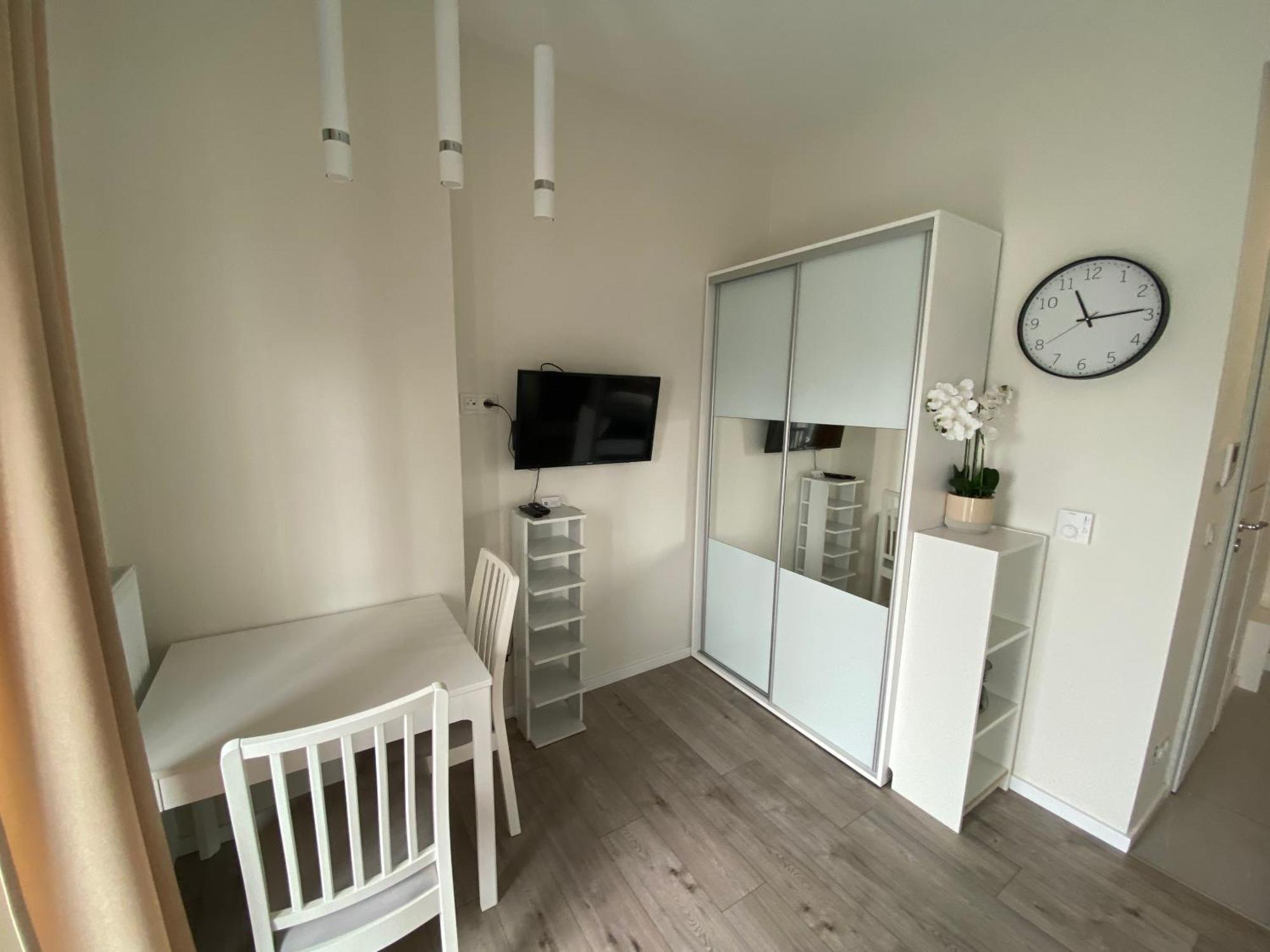 Apartamenty Wola Tower Warschau Exterior foto