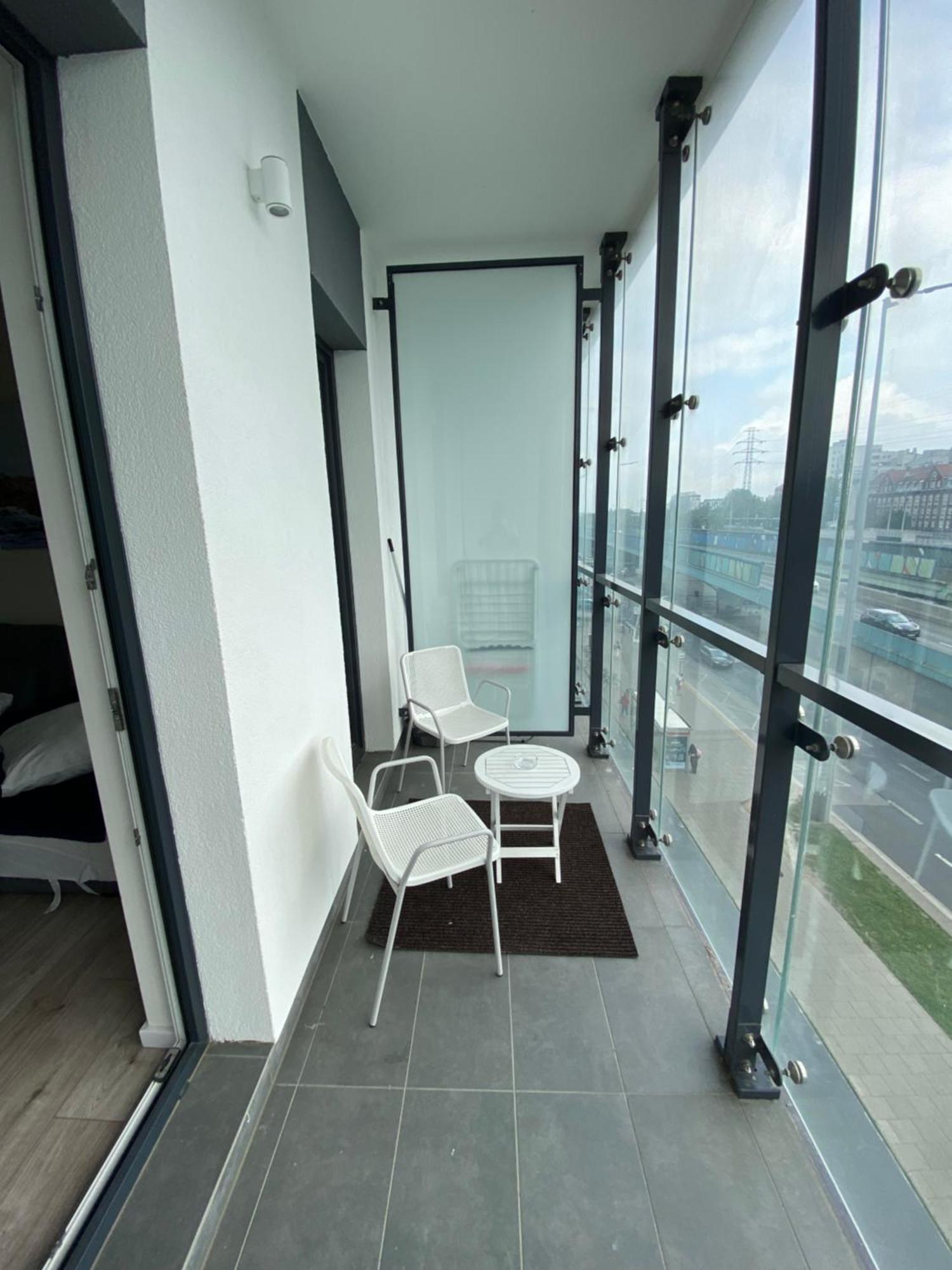 Apartamenty Wola Tower Warschau Exterior foto