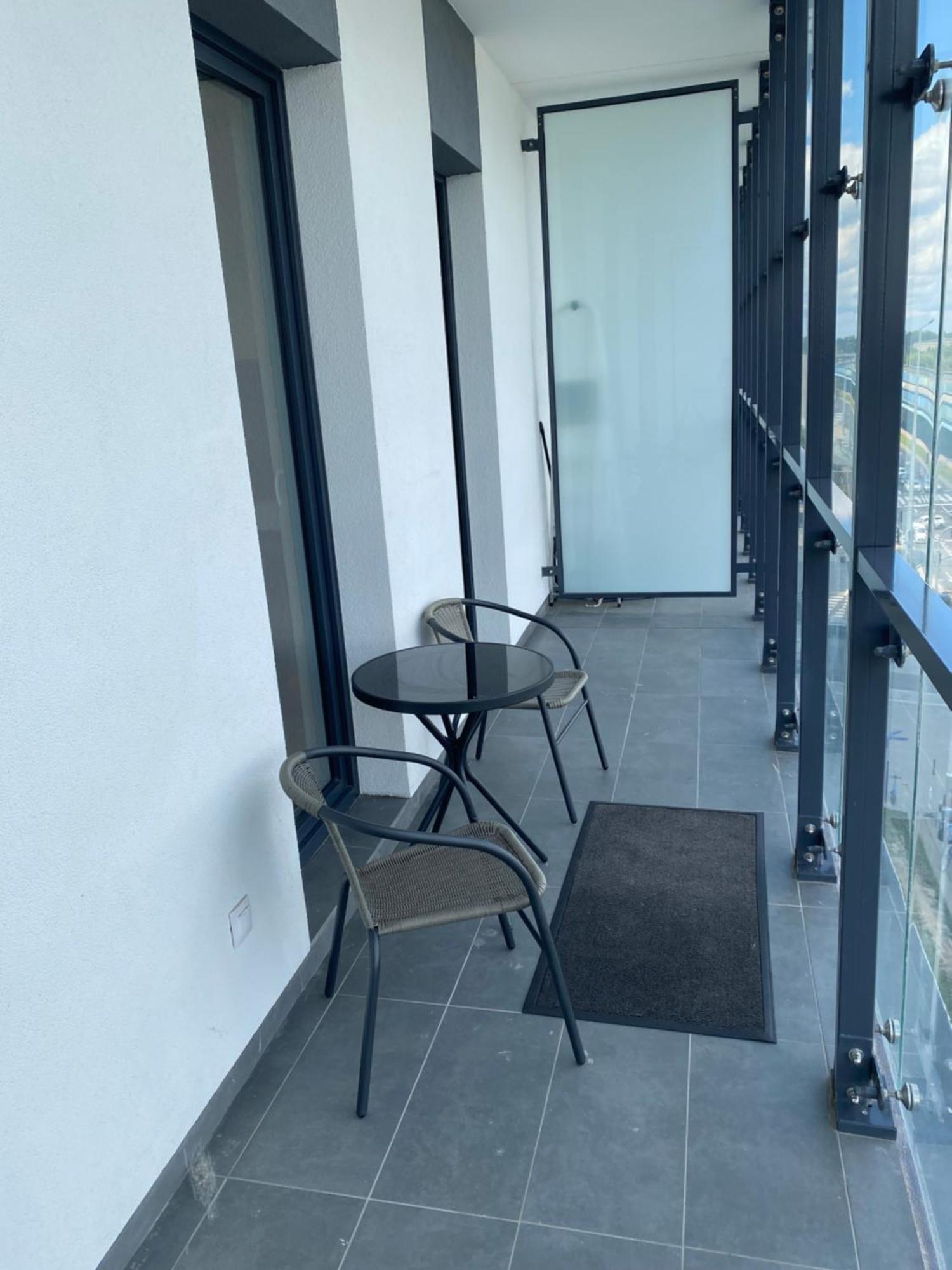 Apartamenty Wola Tower Warschau Exterior foto