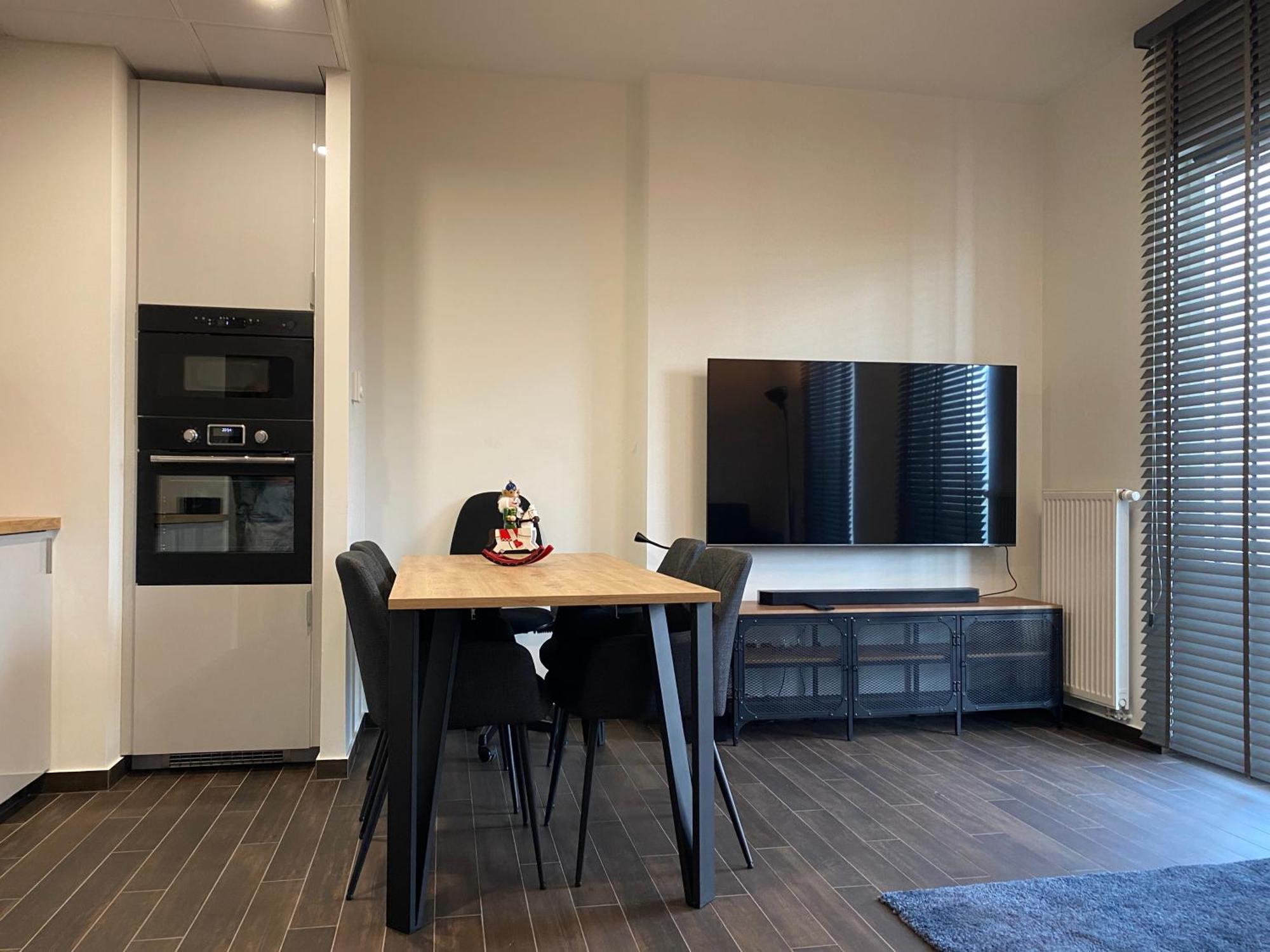 Apartamenty Wola Tower Warschau Exterior foto