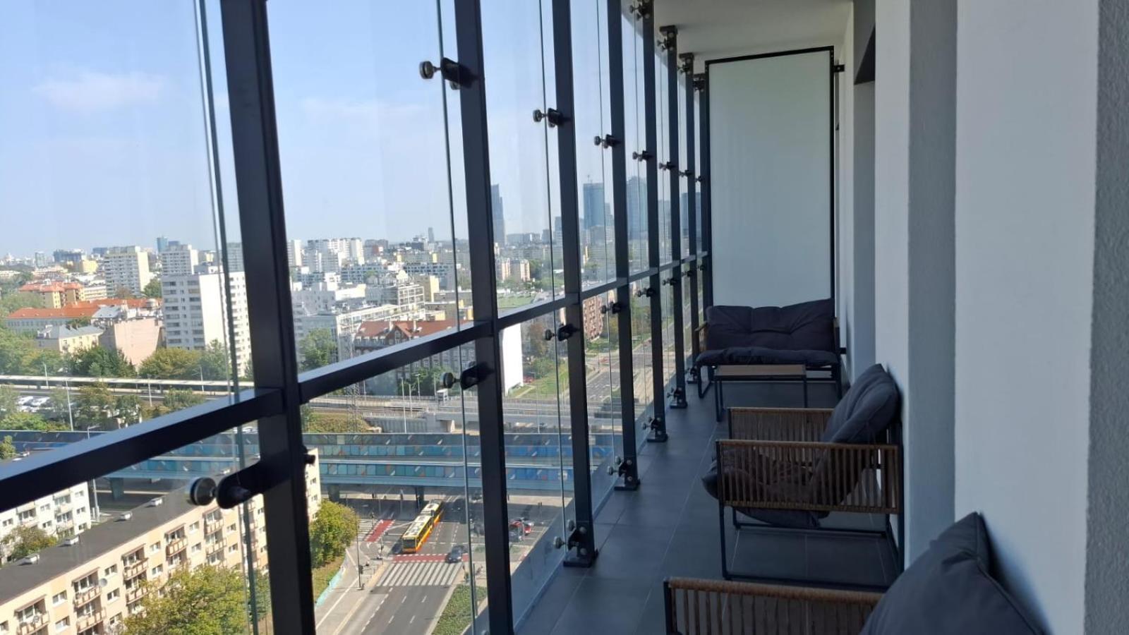Apartamenty Wola Tower Warschau Exterior foto
