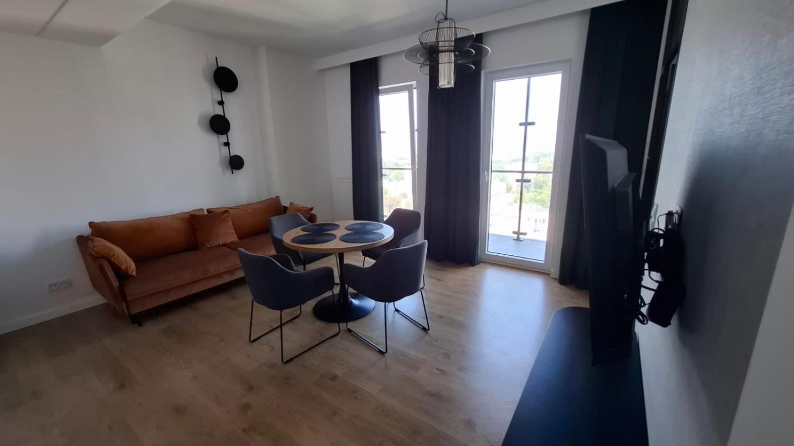 Apartamenty Wola Tower Warschau Exterior foto